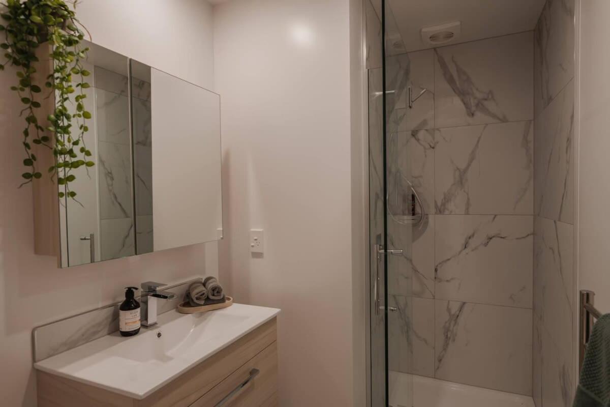 Casino Luxury Suite City Centre - Sleeps 5 Christchurch Eksteriør billede